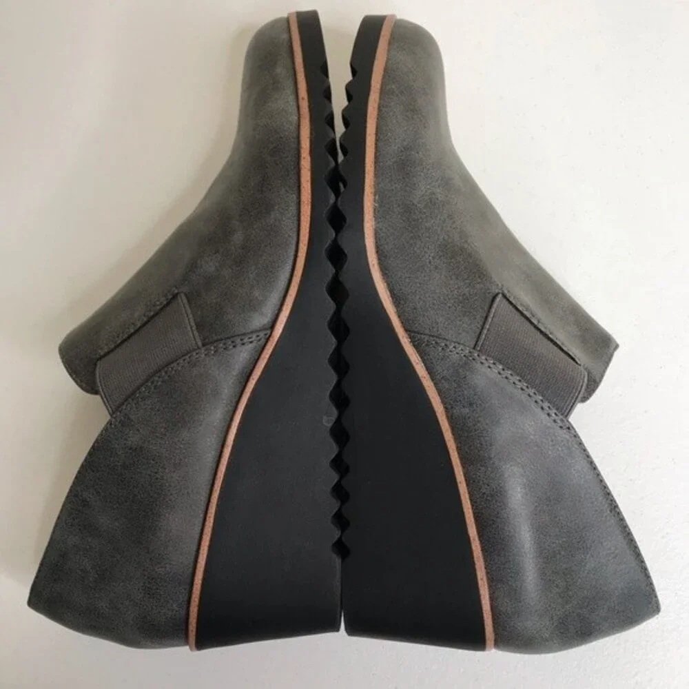 Life Stride Zora Gray Wedge Slip On Velocity 2 Lug Sole Faux Leather Women 8.5
